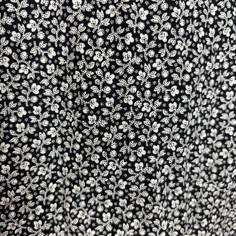 J Crew Stretch Secret Wash Shirt Floral
Button Up Mens Size Large Black White - Picture 7 of 8